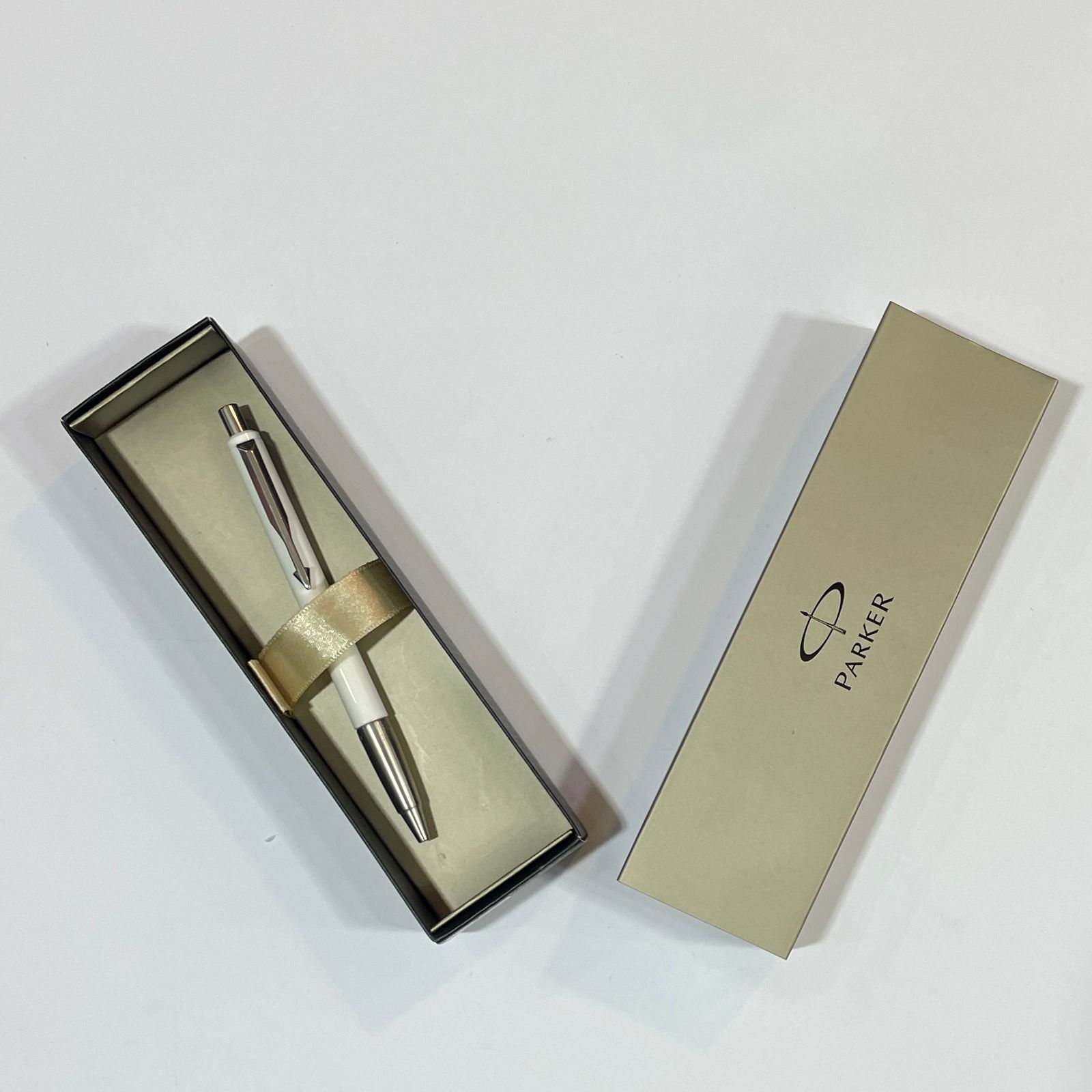 Parker Ballpen White BPW